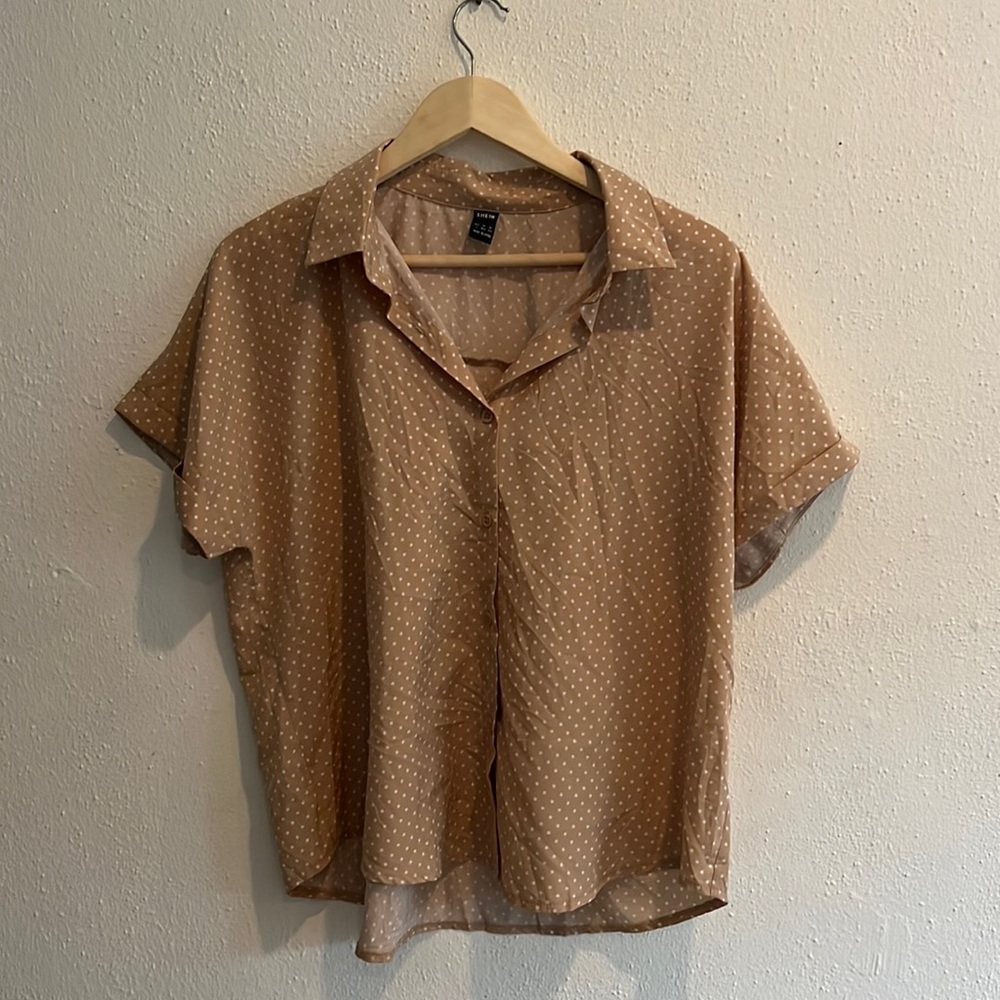 Blouse - Polk a dot, button up, collared